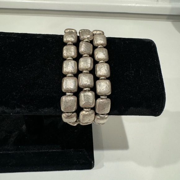 Vintage Arella Hammered Silver Triple Strand Bracelet. EUC - Picture 7 of 7
